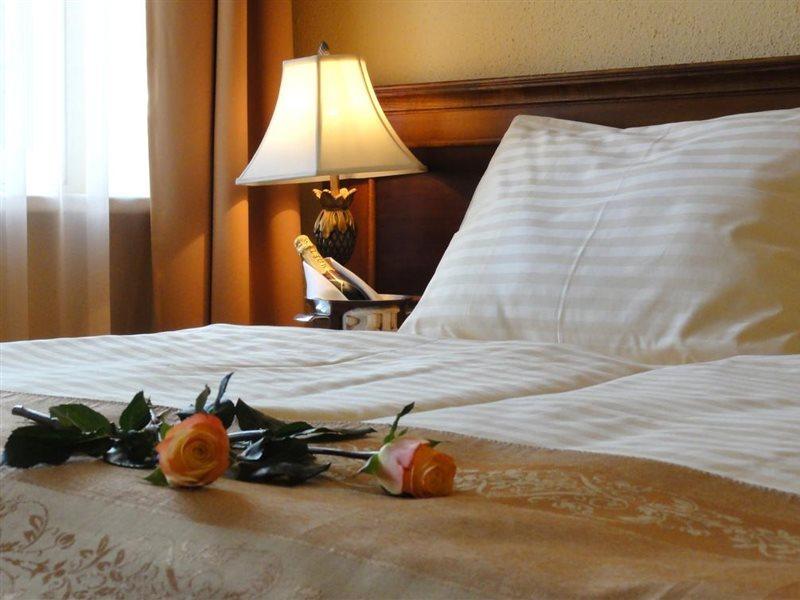 Hotel Continental Marianske Lazne Bagian luar foto
