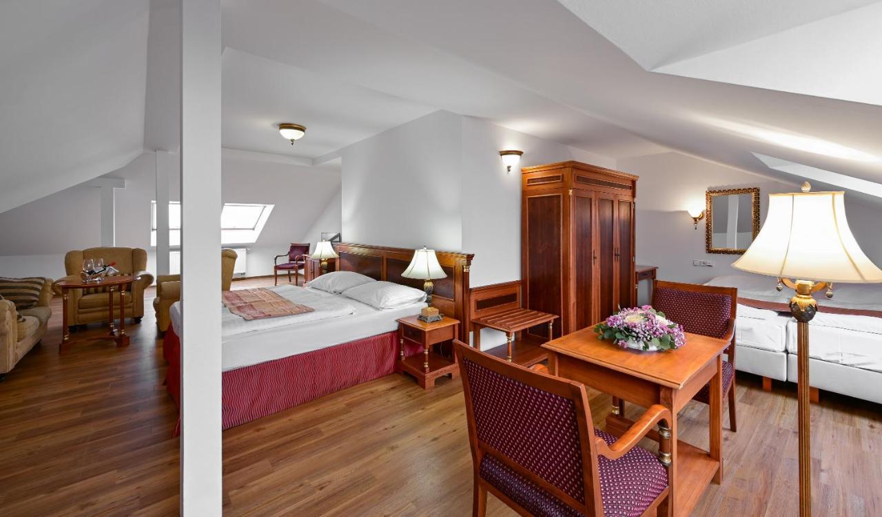 Hotel Continental Marianske Lazne Bagian luar foto