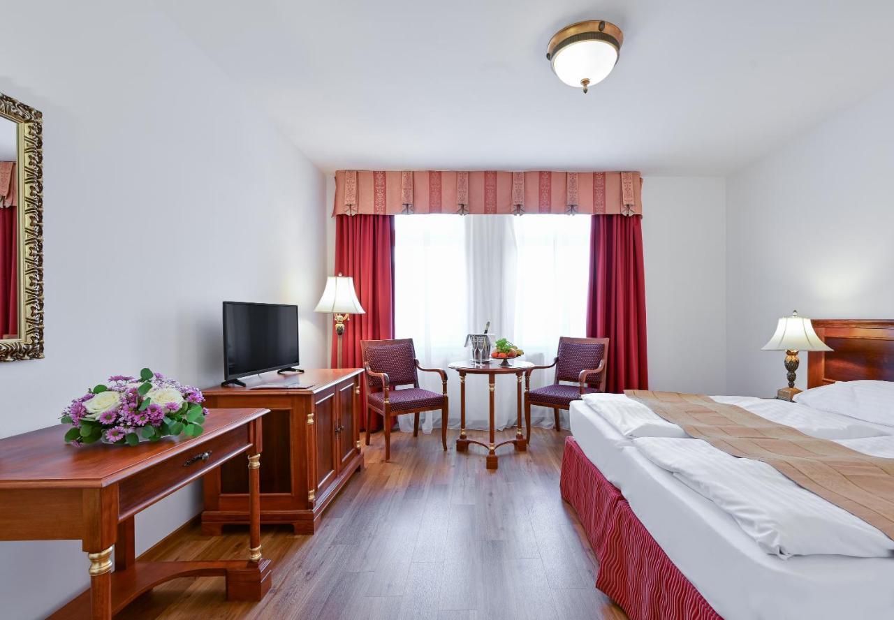 Hotel Continental Marianske Lazne Bagian luar foto