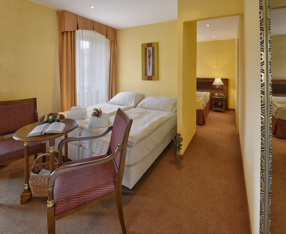 Hotel Continental Marianske Lazne Bagian luar foto