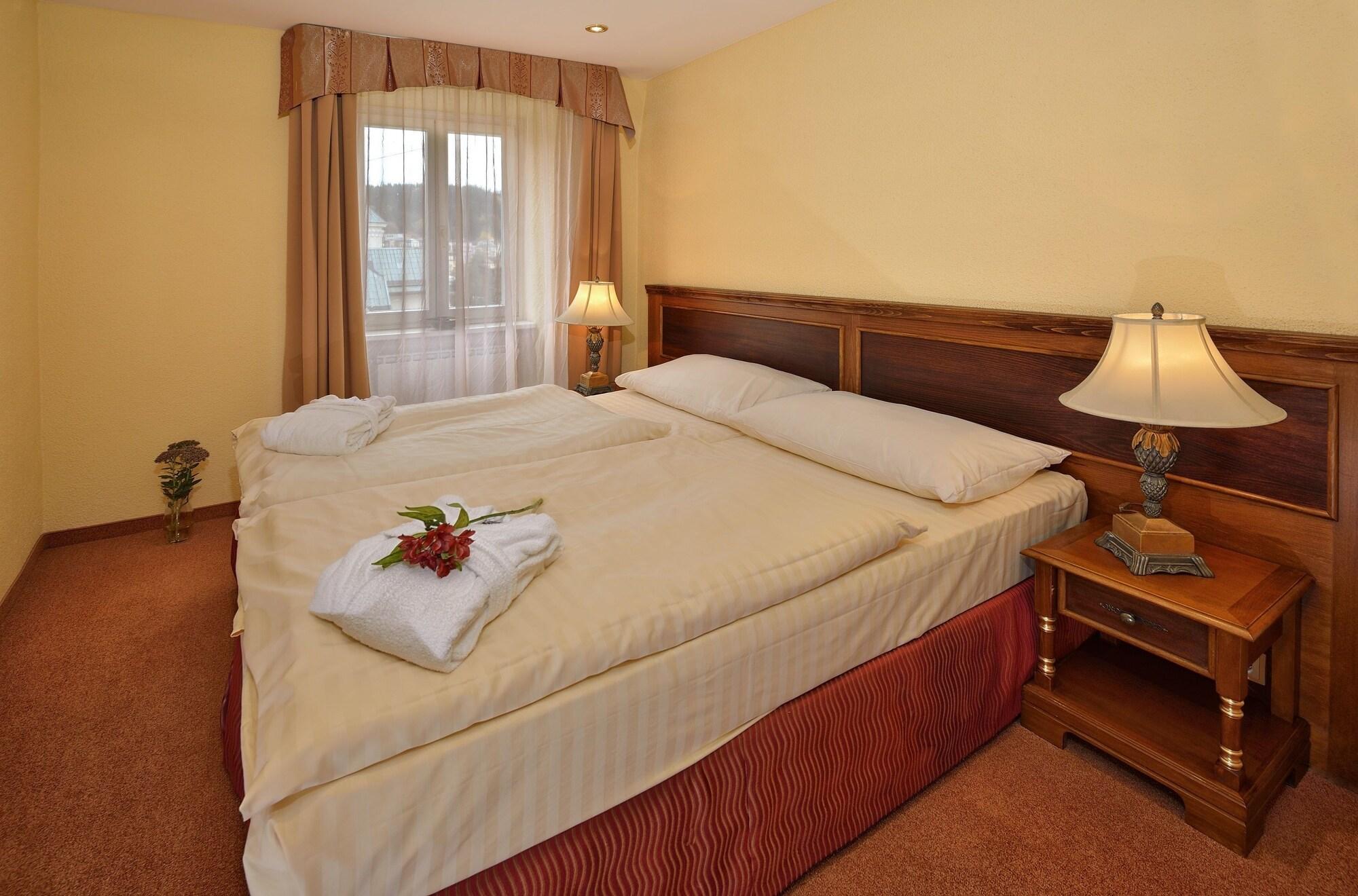Hotel Continental Marianske Lazne Bagian luar foto