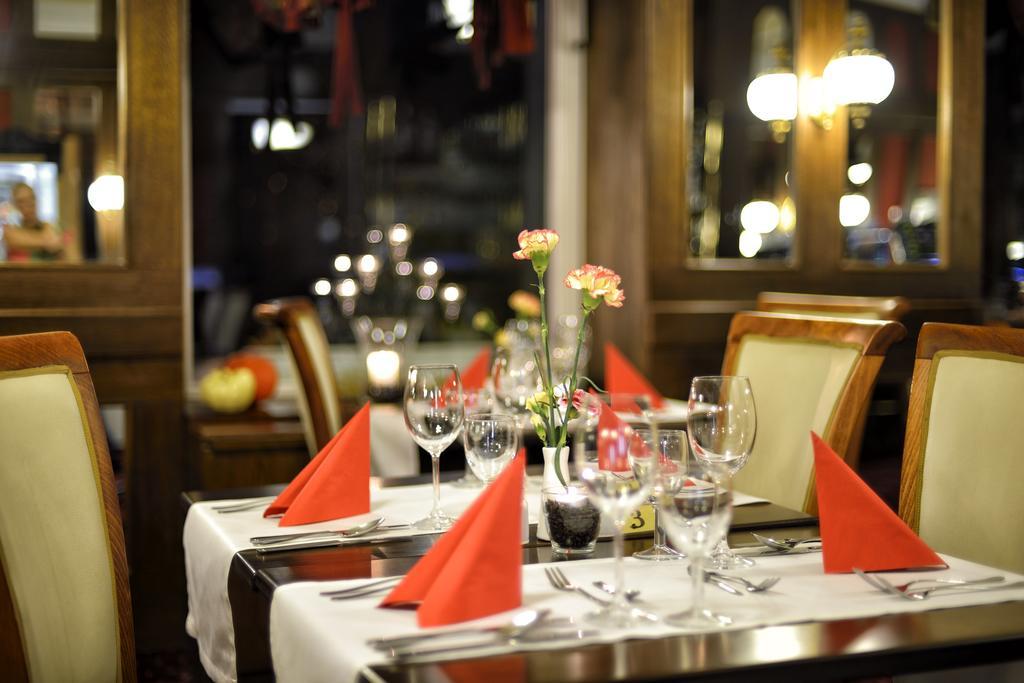 Hotel Continental Marianske Lazne Bagian luar foto